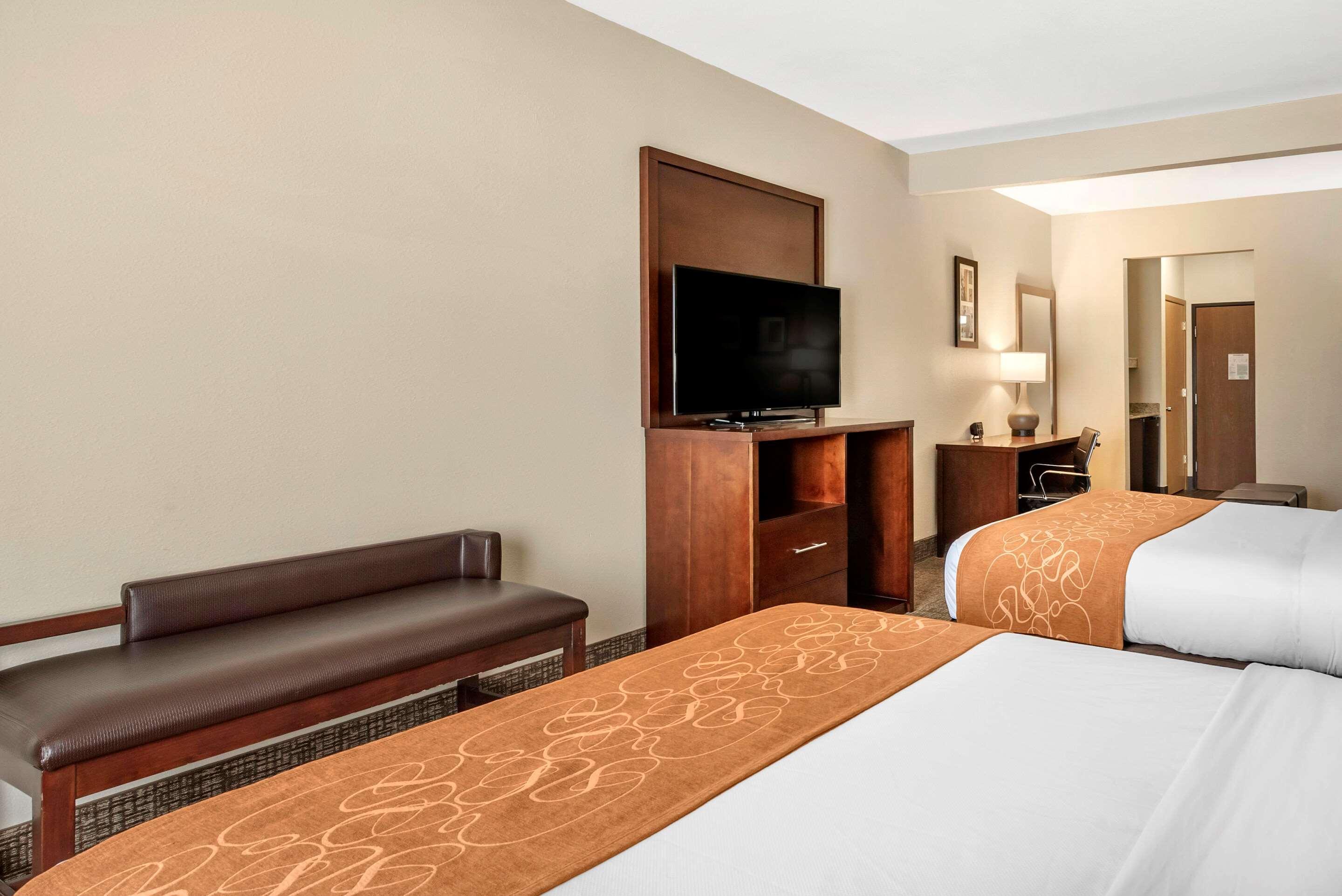 Comfort Suites Auburn Near I-69 Dış mekan fotoğraf