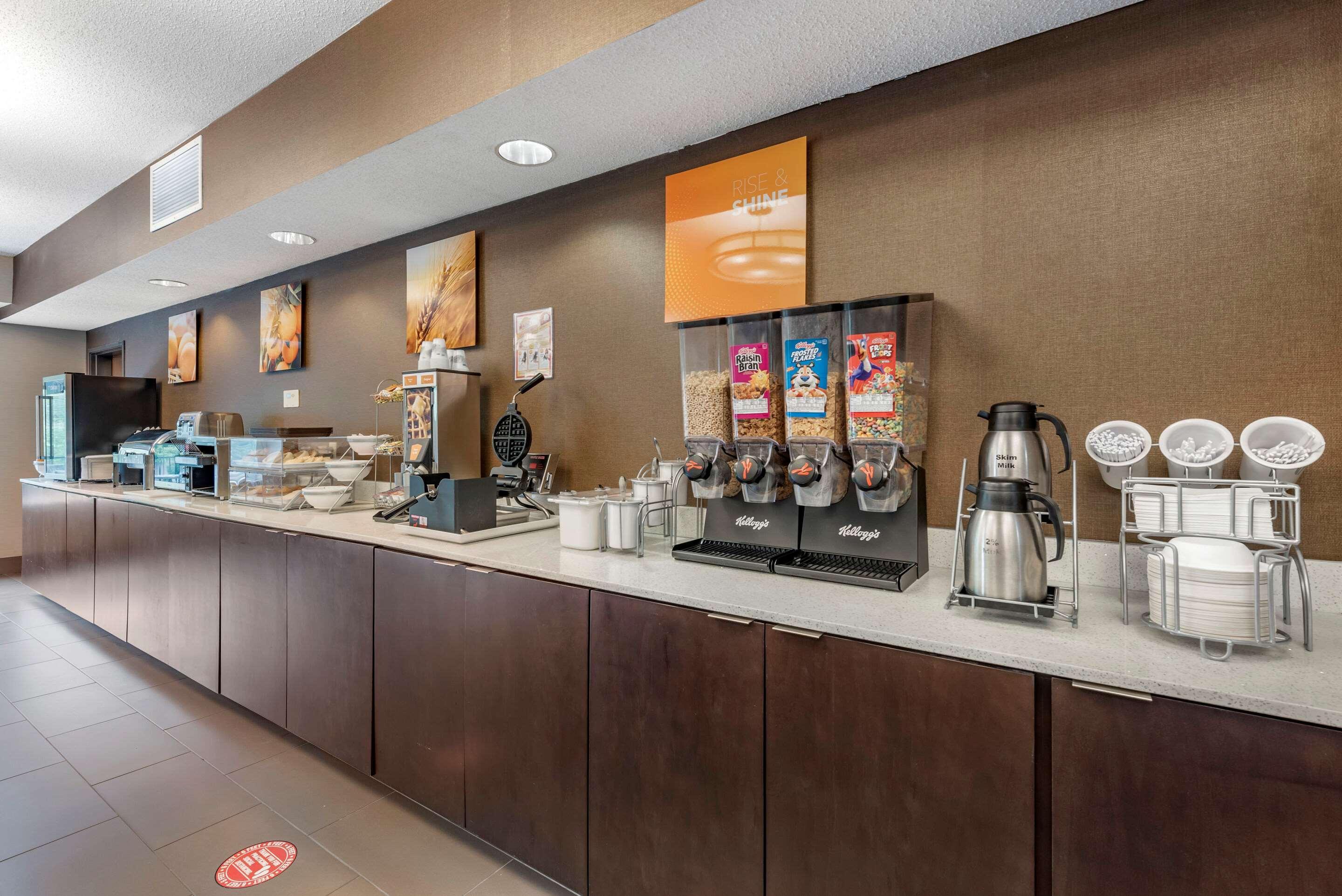 Comfort Suites Auburn Near I-69 Dış mekan fotoğraf