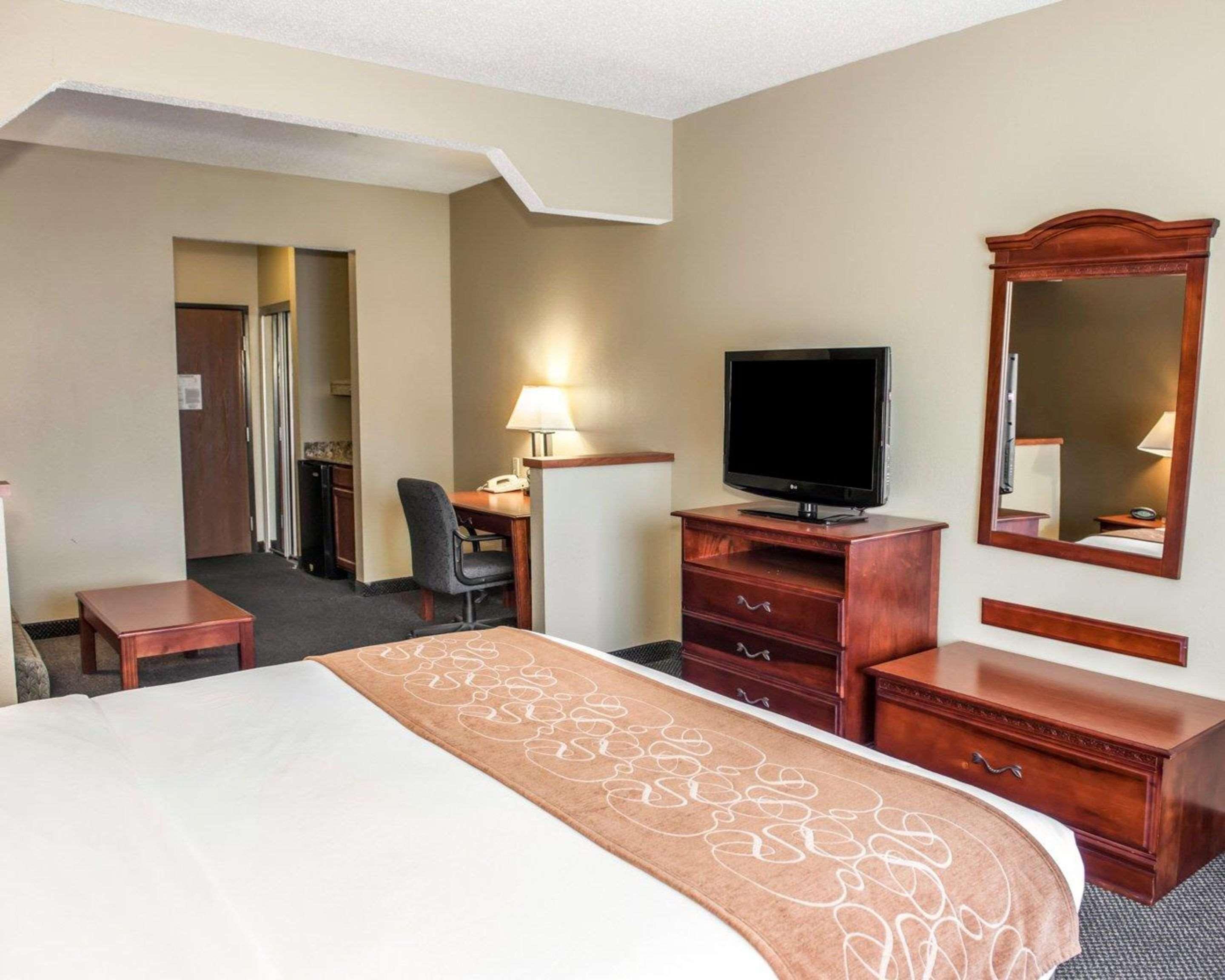 Comfort Suites Auburn Near I-69 Dış mekan fotoğraf